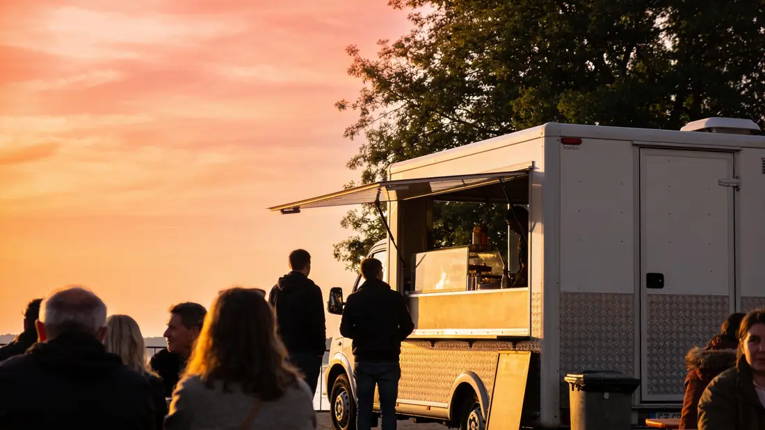 Hero-Bild zu Keywords für Foodtrucks: foodtruck mieten, foodtruck mieten preis, events