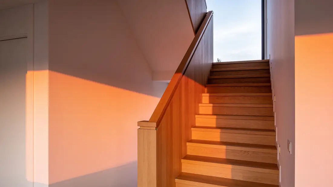 Hero-Bild zu Keywords für Treppenbauer: holztreppe kosten, holztreppen, holztreppen preise